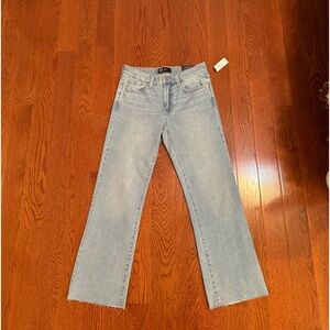 NEW WITH TAGS GAP Strech Kick Fit Jeans